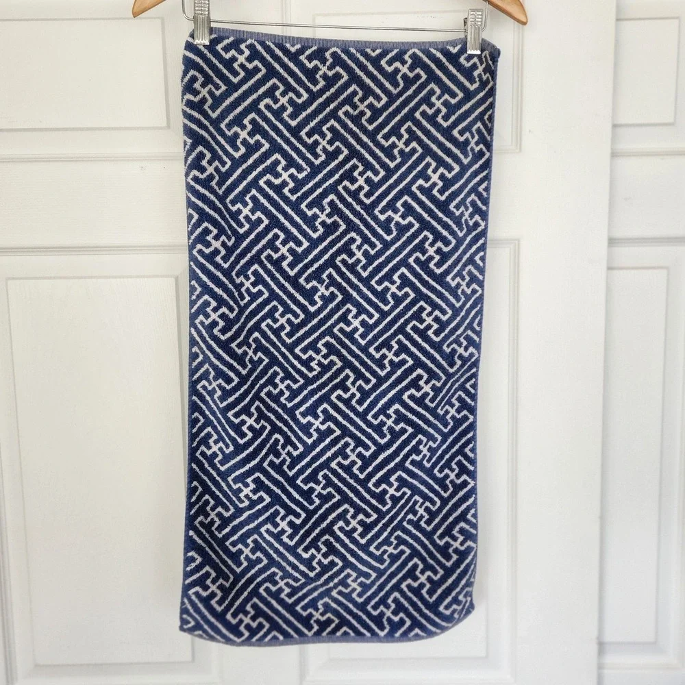 RLL Lauren Ralph Lauren Hand Towel Denim Blue and Cream T pattern - Picture 1 of 6